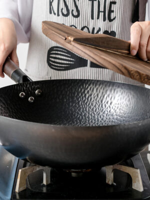 traditional cast iron wok_1ab
