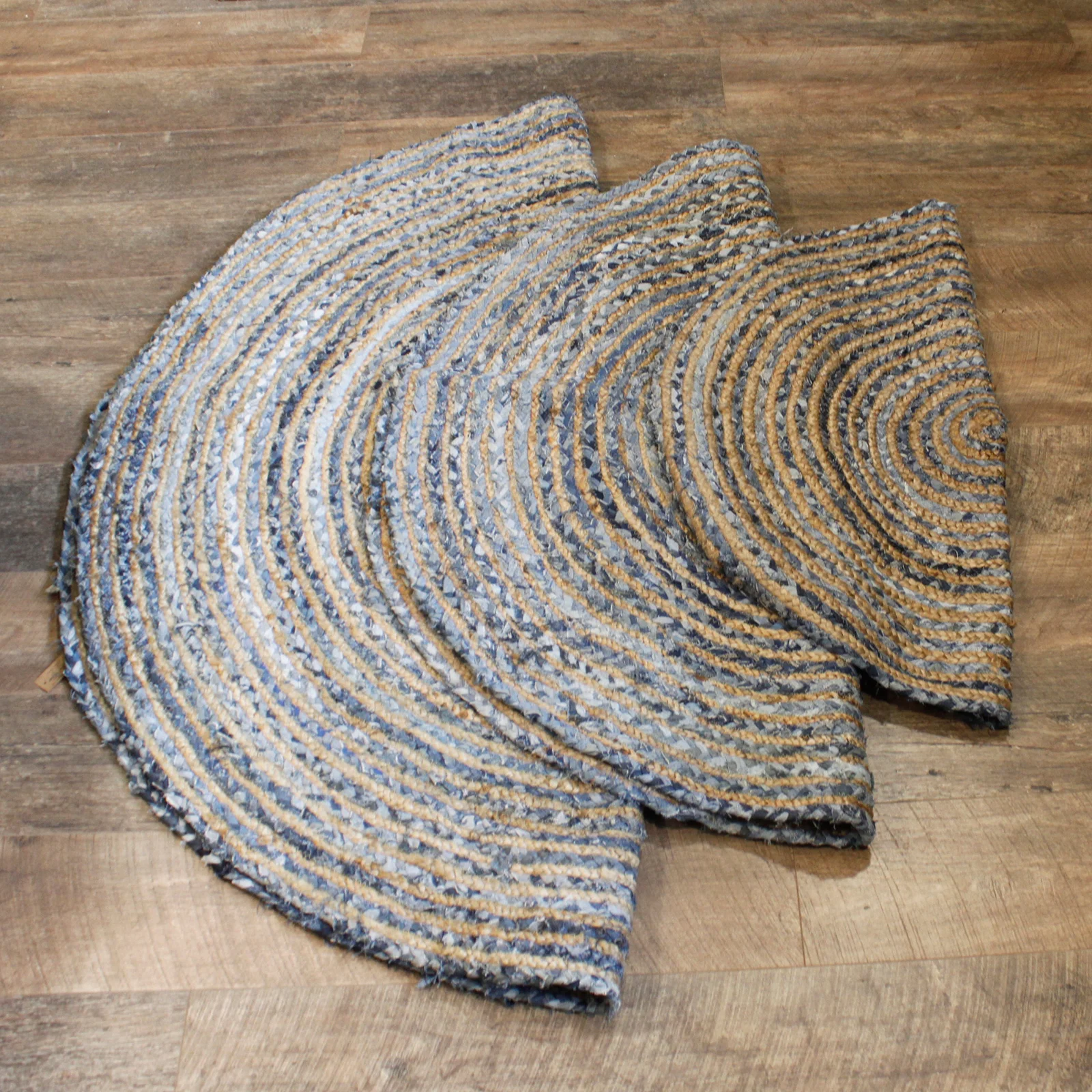 round rug